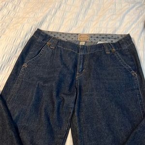 Dark denim jean with side stitching. Sz 12p